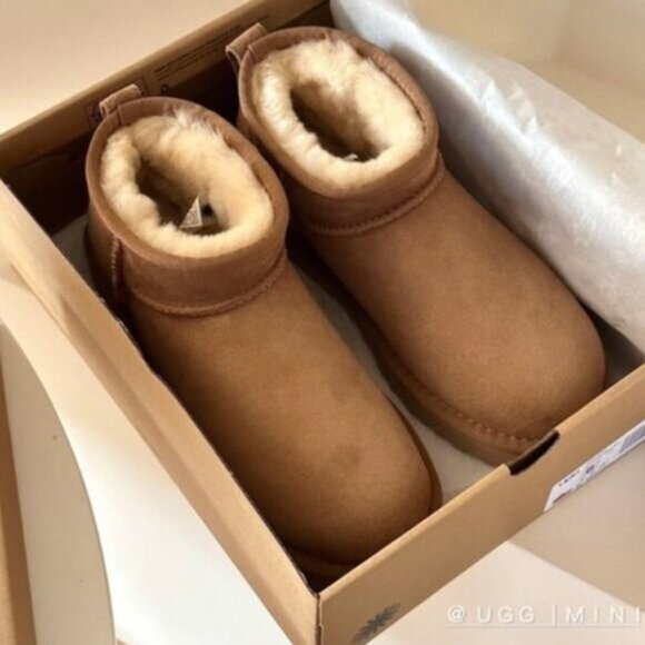 NWT  Ugg boots-UGG Classic Ultra Mini Water-Resistant Booties Women's - Picture 4 of 11
